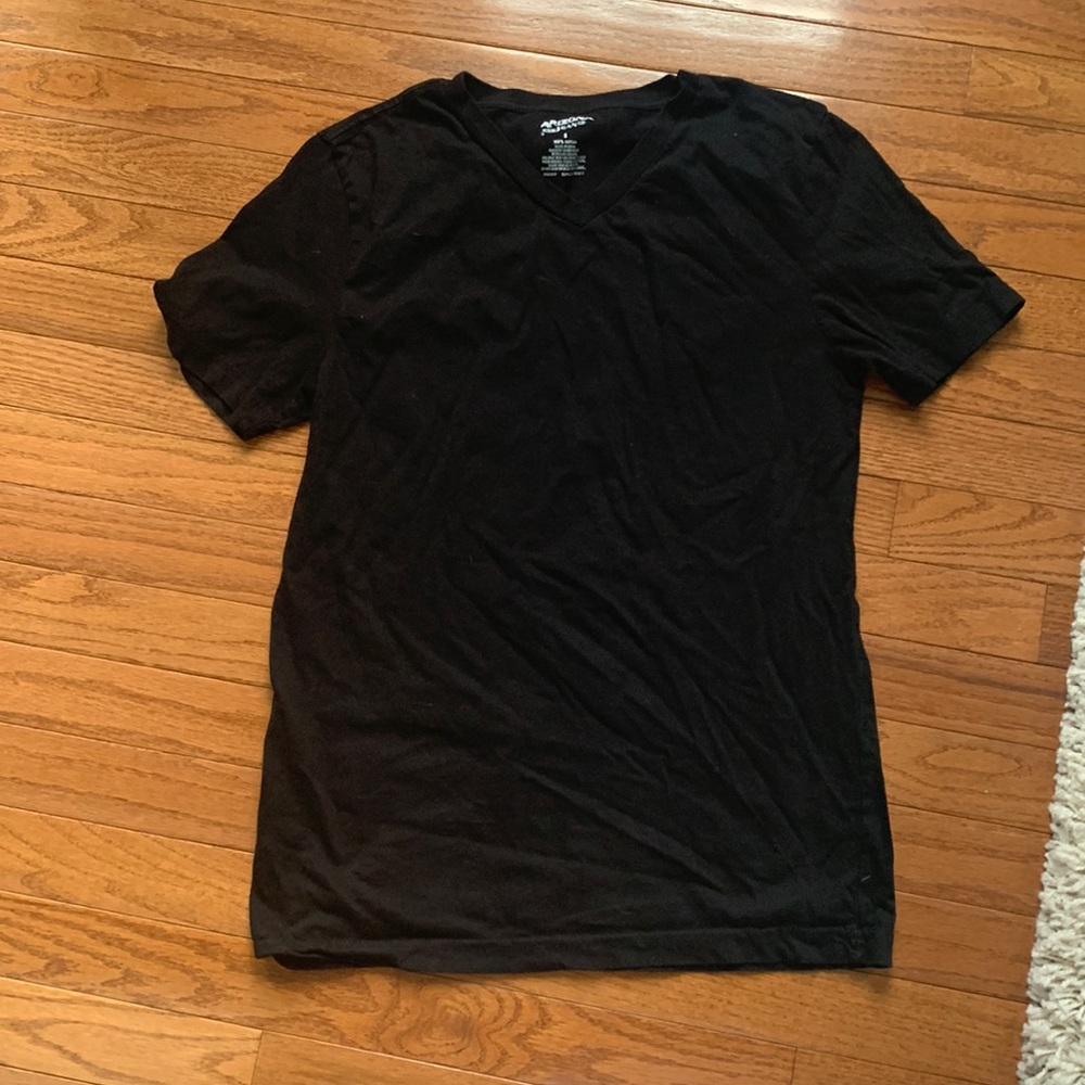 Arizona Jean Company black v neck T-shirt